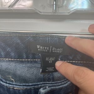 White House Black Market Blanc 4S jeans